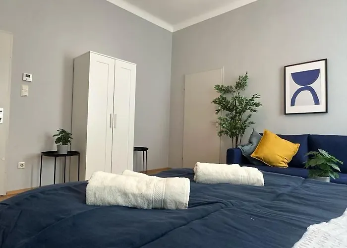 5 Bedroom I Winter Garden I Near Metro شقة فيينا