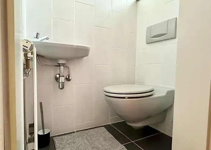 5 Bedroom I Winter Garden I Near Metro *