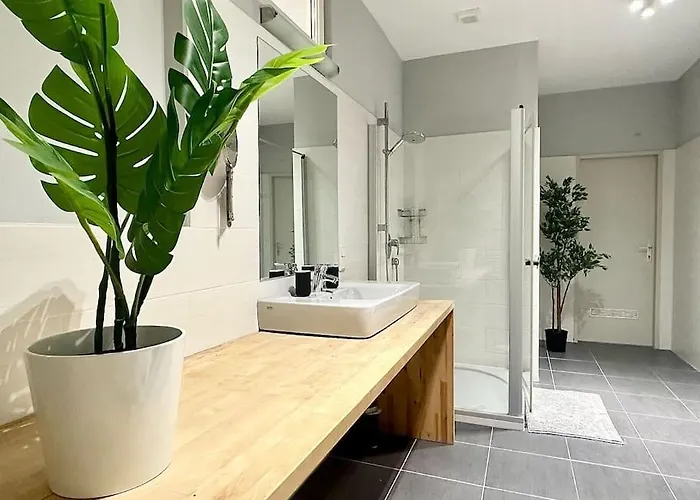 5 Bedroom I Winter Garden I Near Metro * فيينا