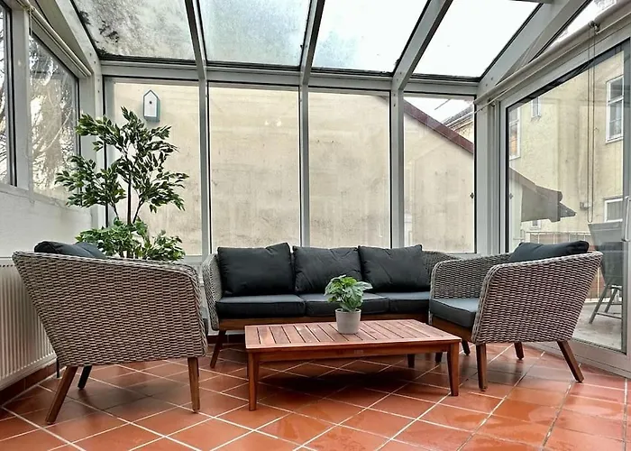 5 Bedroom I Winter Garden I Near Metro شقة فيينا