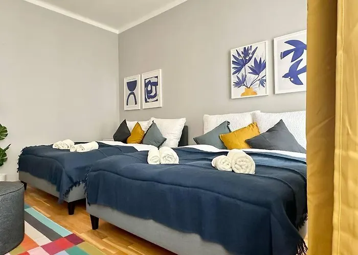 5 Bedroom I Winter Garden I Near Metro *