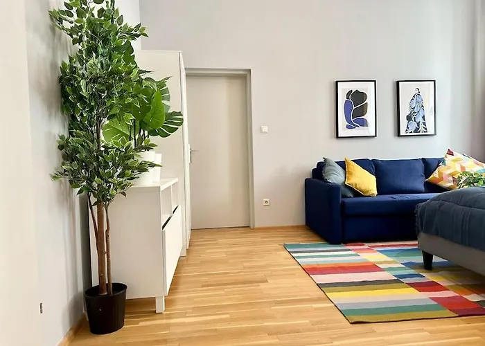 5 Bedroom I Winter Garden I Near Metro فيينا