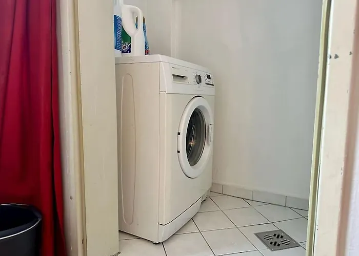5 Bedroom I Winter Garden I Near Metro *
