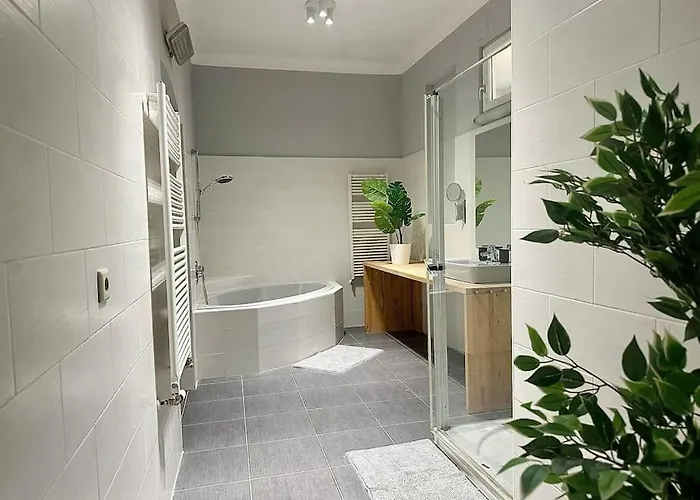 5 Bedroom I Winter Garden I Near Metro * فيينا