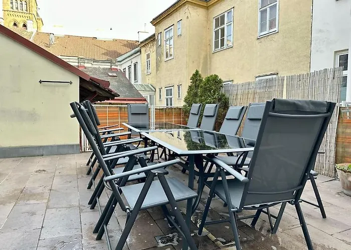 شقة 5 Bedroom I Winter Garden I Near Metro *