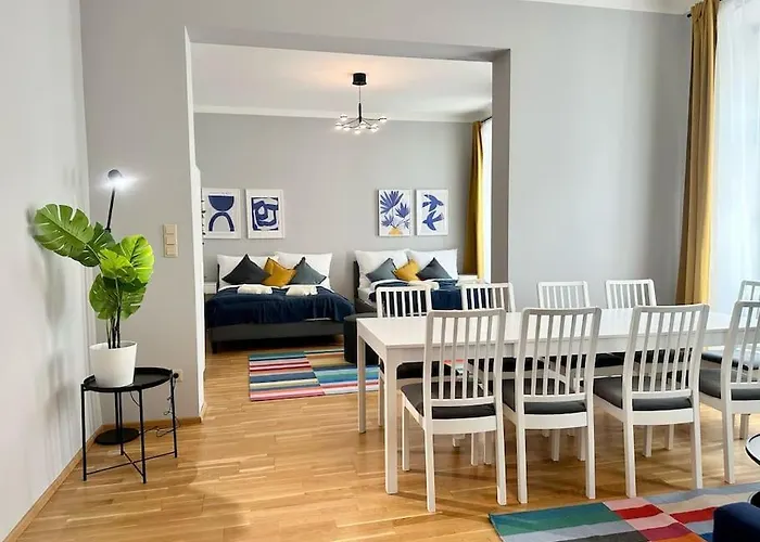 5 Bedroom I Winter Garden I Near Metro